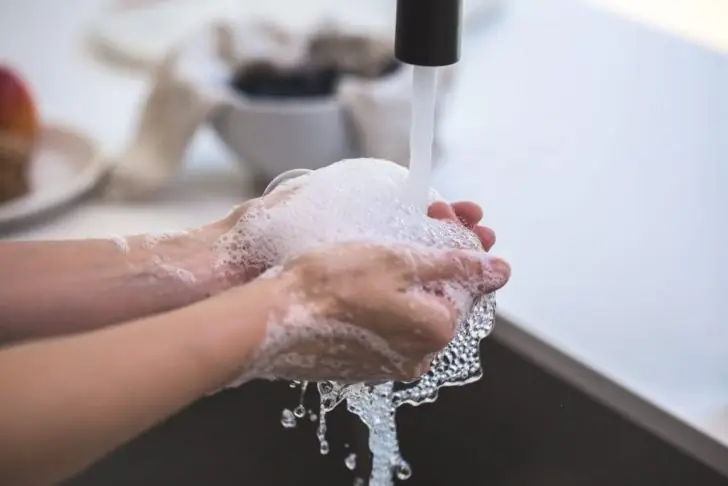 How to stay healthy during flu season?