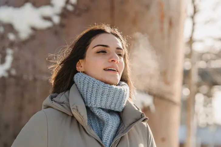 What does lung cancer breath smell like?
